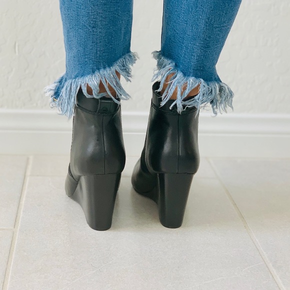 NIB Black Distressed Leather Wedge Ankle Bootie - Picture 3 of 7